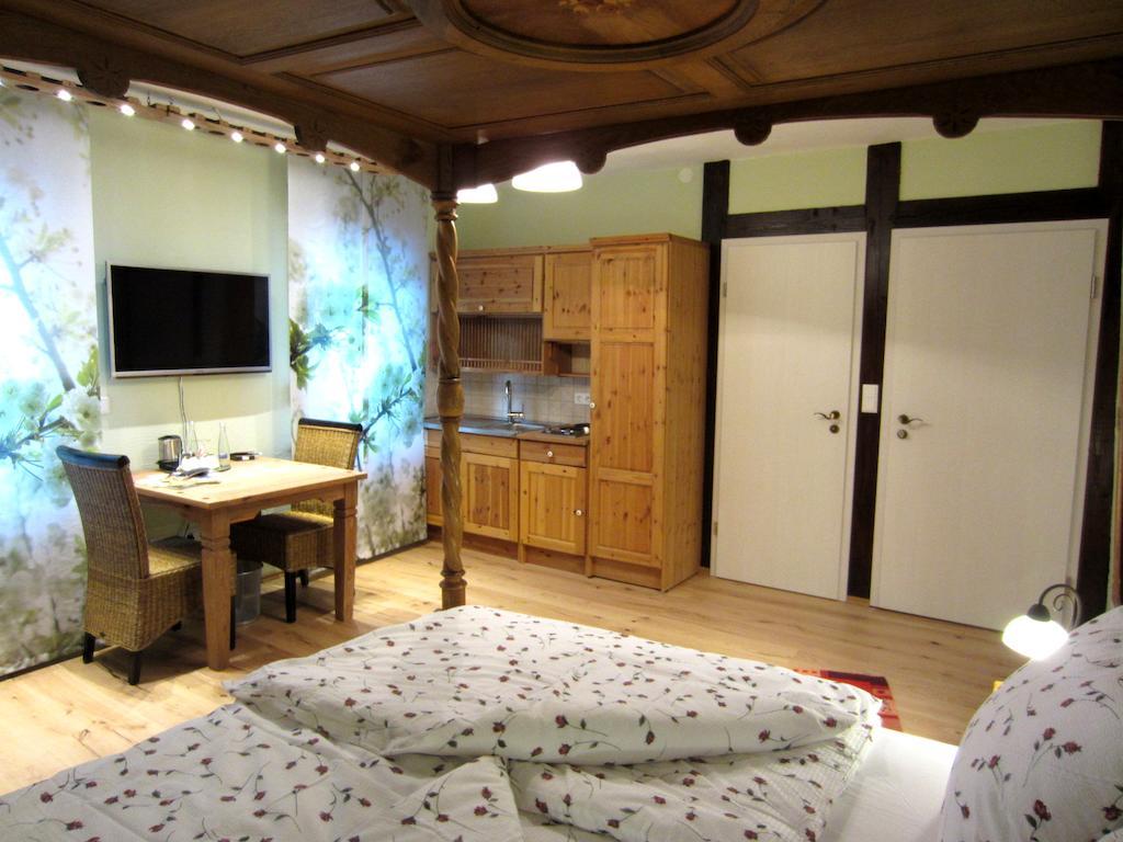 Cleo'S Hotel カルシュタット エクステリア 写真