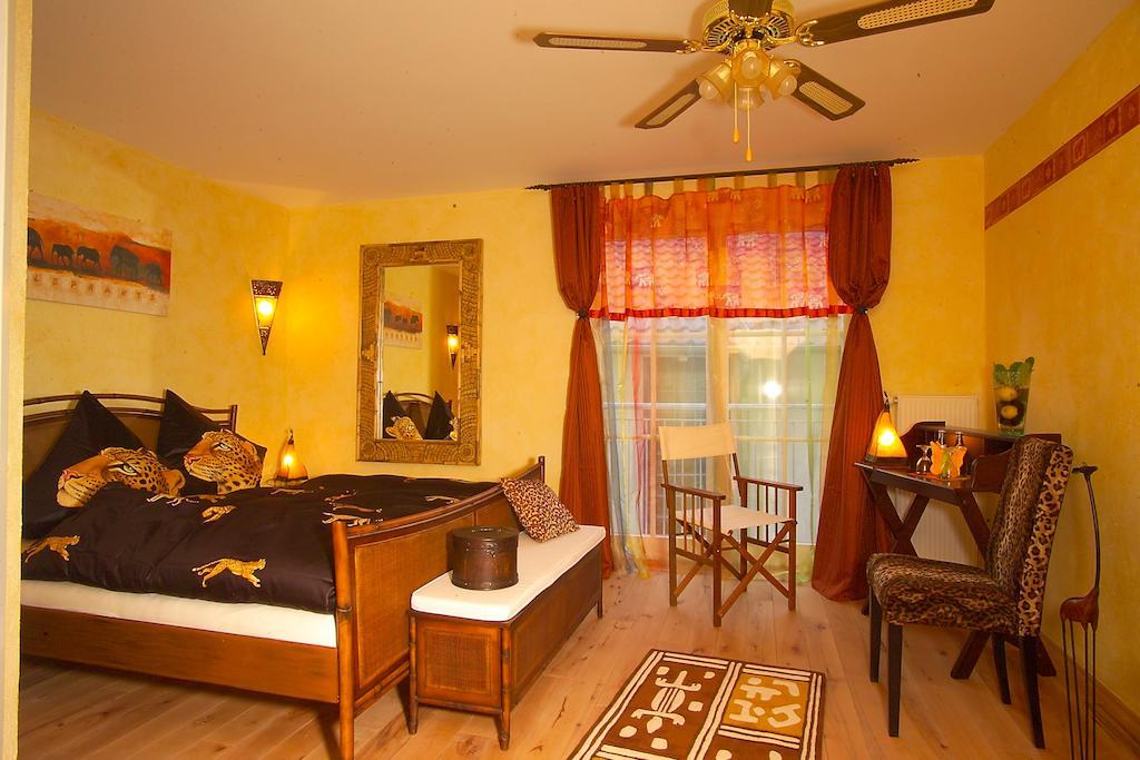 Cleo'S Hotel カルシュタット 部屋 写真